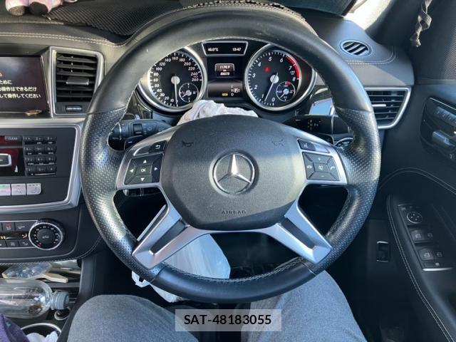 Mercedes Benz M-CLASS 2015-08 8379071-14