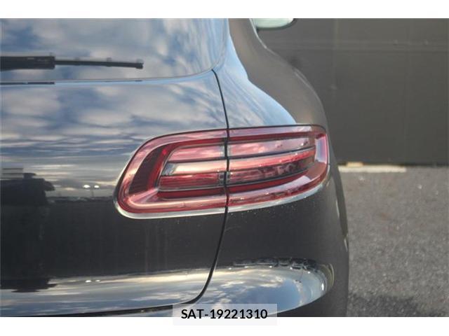 Porsche MACAN 2018-03 8379733-11