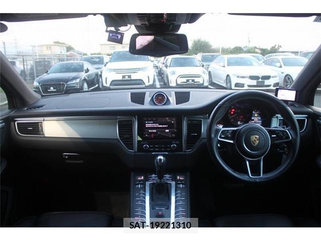Porsche MACAN 2018-03 8379733-14