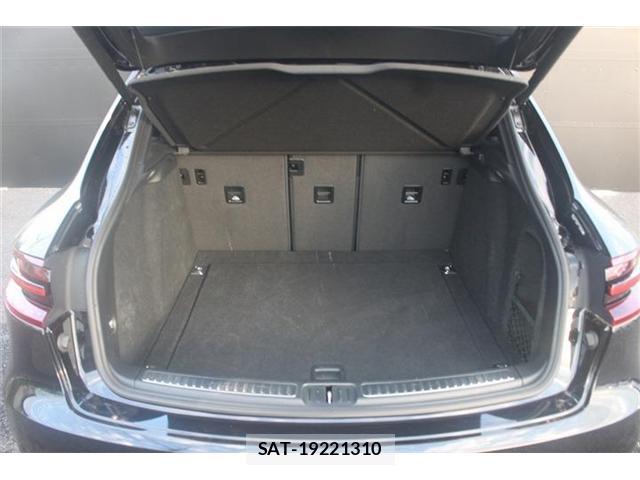 Porsche MACAN 2018-03 8379733-17