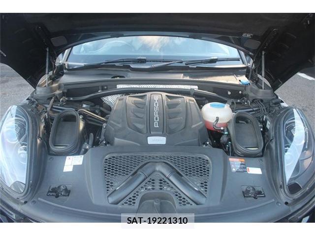 Porsche MACAN 2018-03 8379733-18