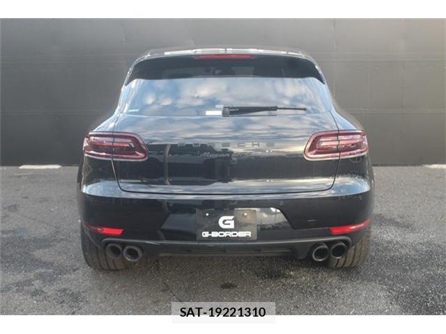 Porsche MACAN 2018-03 8379733-8