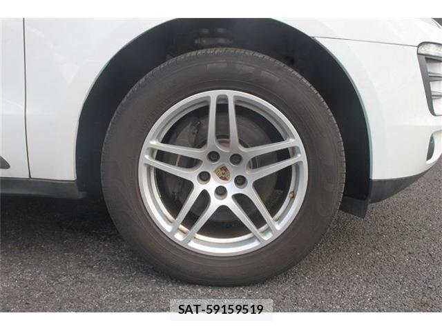 Porsche MACAN 2015-09 8379734-13