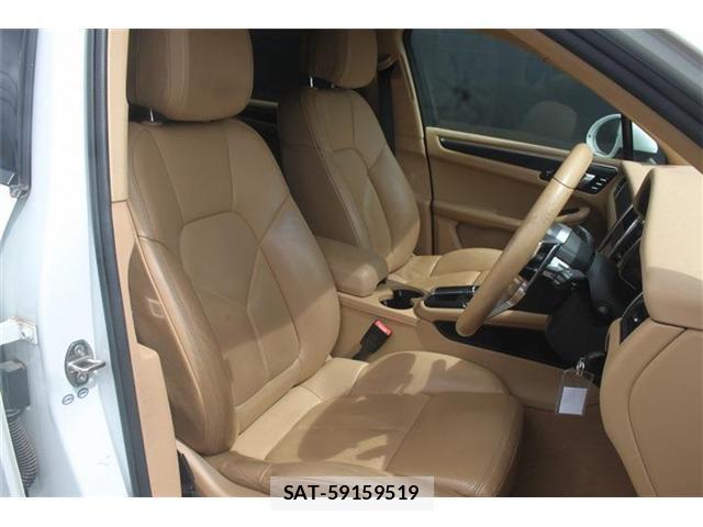 Porsche MACAN 2015-09 8379734-14