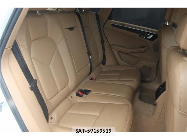 Porsche MACAN 2015-09 8379734-15