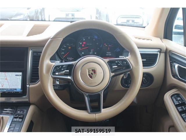 Porsche MACAN 2015-09 8379734-16