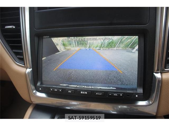 Porsche MACAN 2015-09 8379734-3