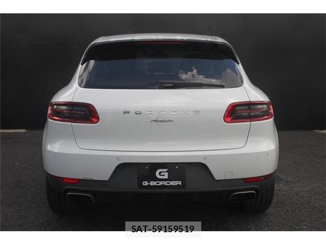 Porsche MACAN 2015-09 8379734-9