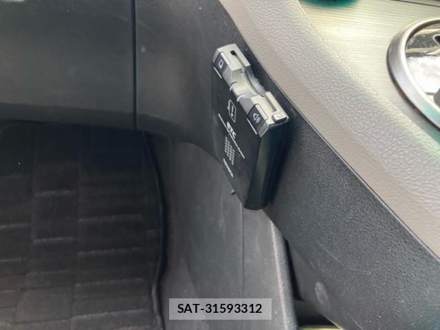 Toyota MARK X ZIO 2007-10 8378932-19