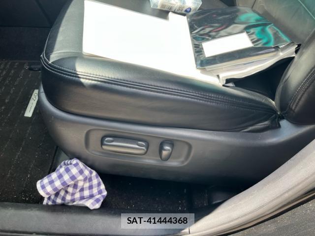 Toyota MARK X ZIO 2010-05 8378998-14