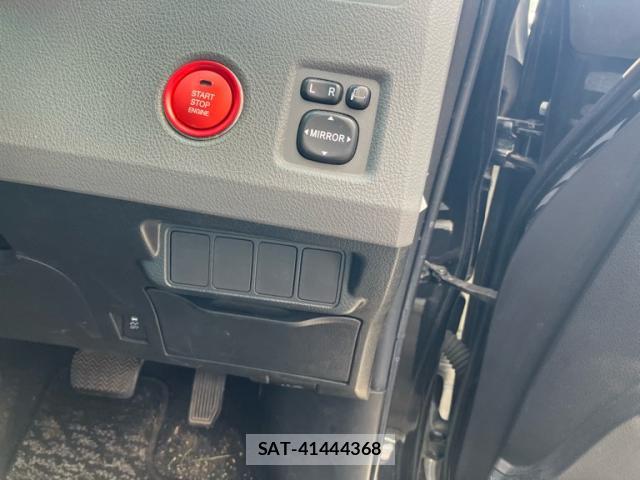 Toyota MARK X ZIO 2010-05 8378998-17