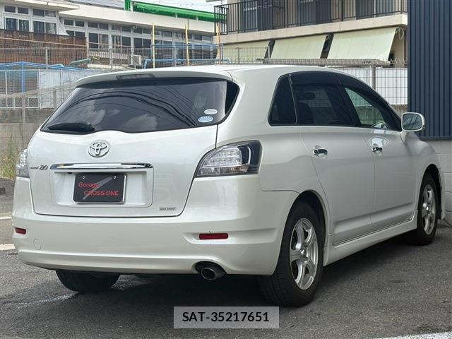Toyota MARK X ZIO 2011-01 8379910-1