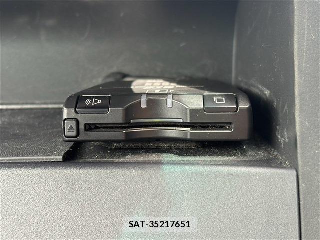 Toyota MARK X ZIO 2011-01 8379910-10