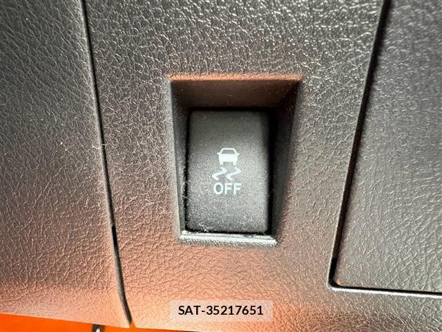 Toyota MARK X ZIO 2011-01 8379910-14