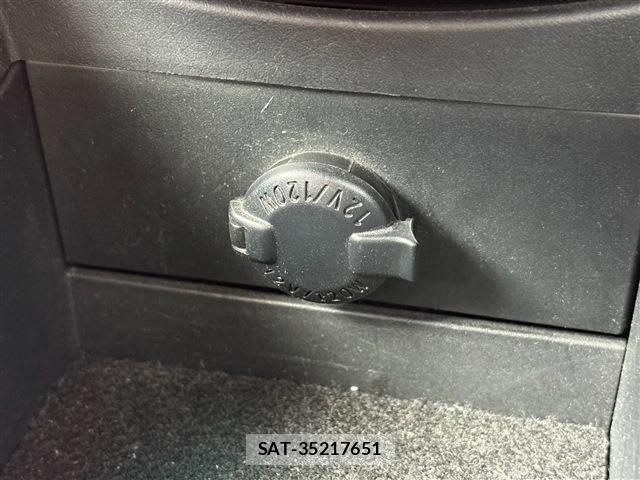 Toyota MARK X ZIO 2011-01 8379910-15