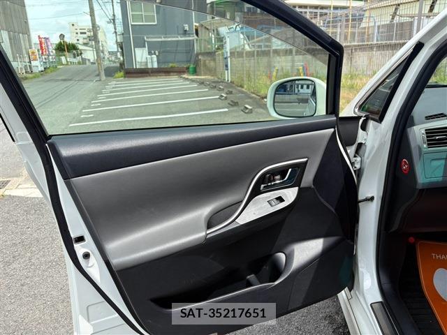 Toyota MARK X ZIO 2011-01 8379910-16