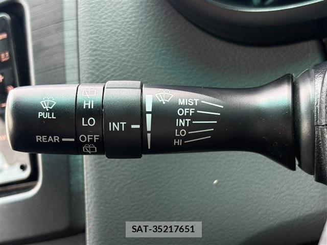 Toyota MARK X ZIO 2011-01 8379910-7