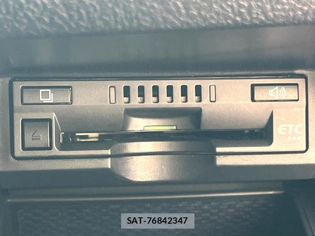 Toyota MARK X 2019-01 8378880-6