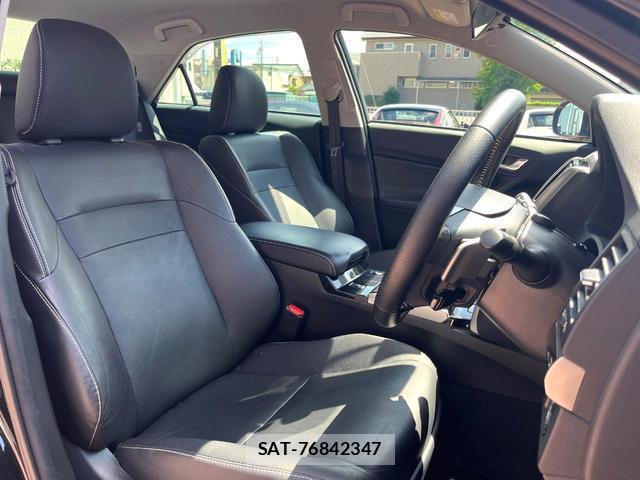 Toyota MARK X 2019-01 8378880-7