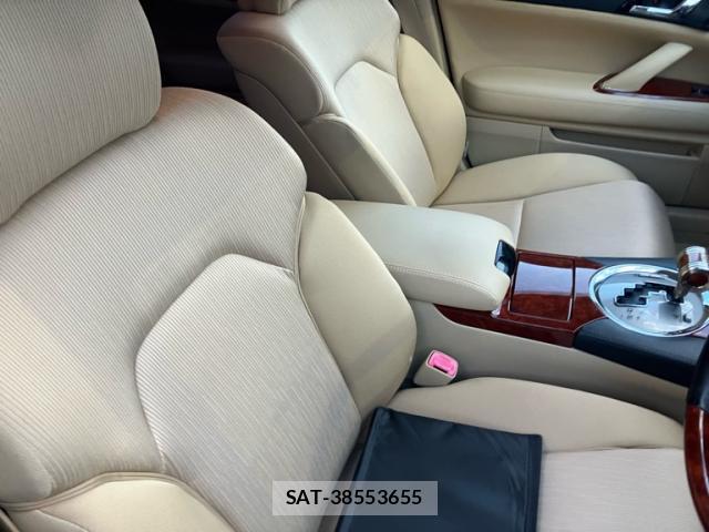 Toyota MARK X 2007-10 8379056-9