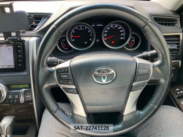 Toyota MARK X 2015-10 8379073-11
