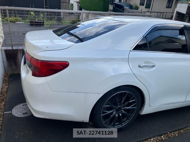 Toyota MARK X 2015-10 8379073-12