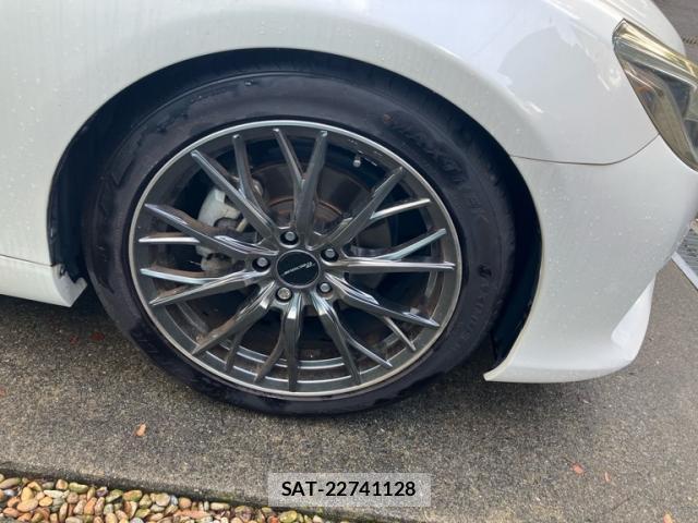 Toyota MARK X 2015-10 8379073-2