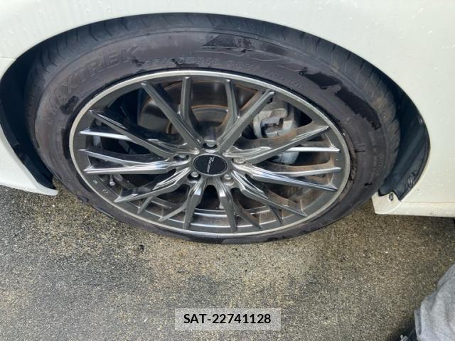 Toyota MARK X 2015-10 8379073-4
