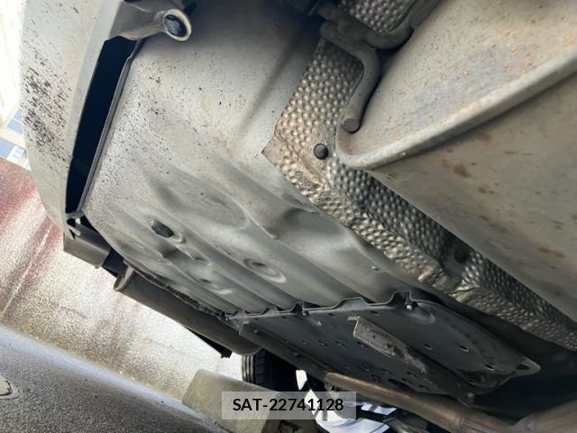 Toyota MARK X 2015-10 8379073-6