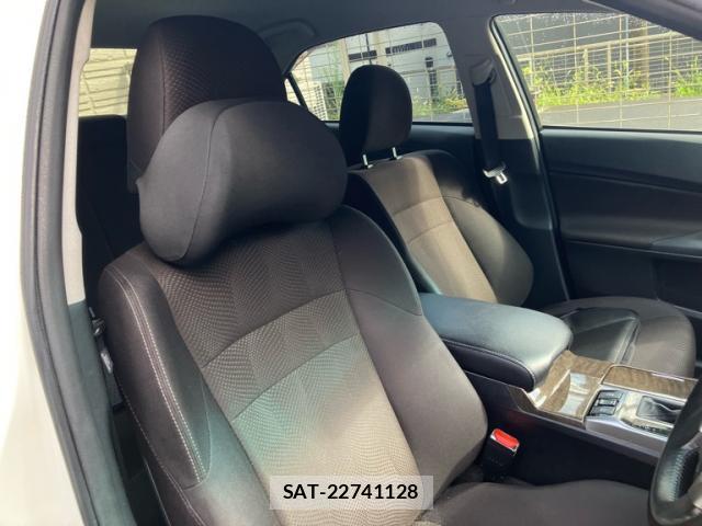 Toyota MARK X 2015-10 8379073-9