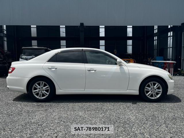 Toyota MARK X 2009-01 8379298-3