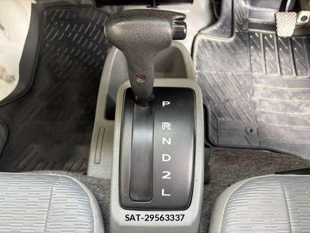 Mitsubishi MINICAB TRUCK 2014-02 8379905-11