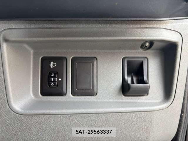 Mitsubishi MINICAB TRUCK 2014-02 8379905-13