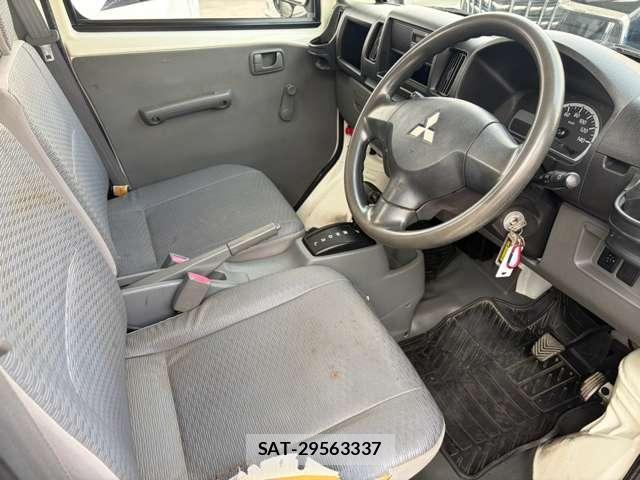 Mitsubishi MINICAB TRUCK 2014-02 8379905-5