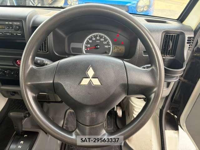 Mitsubishi MINICAB TRUCK 2014-02 8379905-7