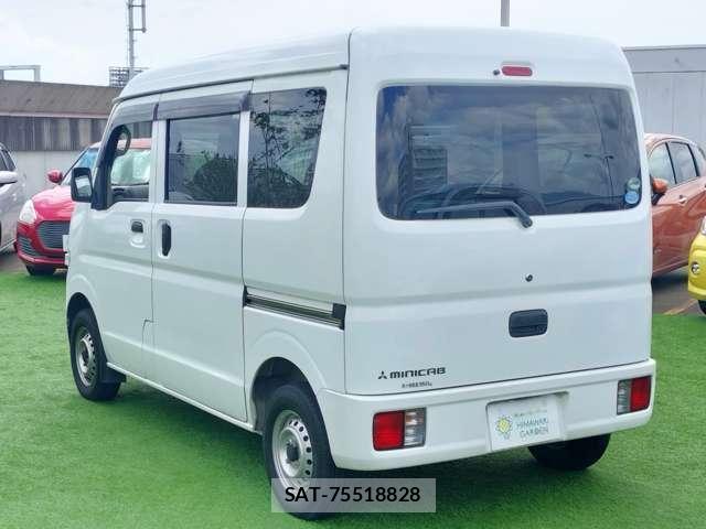 Mitsubishi MINICAB VAN 2018-05 8379216-3