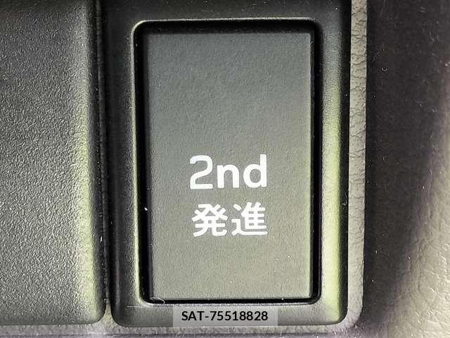 Mitsubishi MINICAB VAN 2018-05 8379216-5