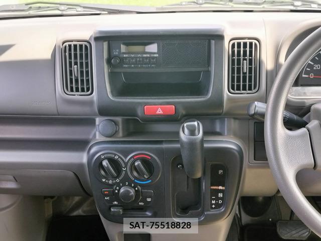Mitsubishi MINICAB VAN 2018-05 8379216-9