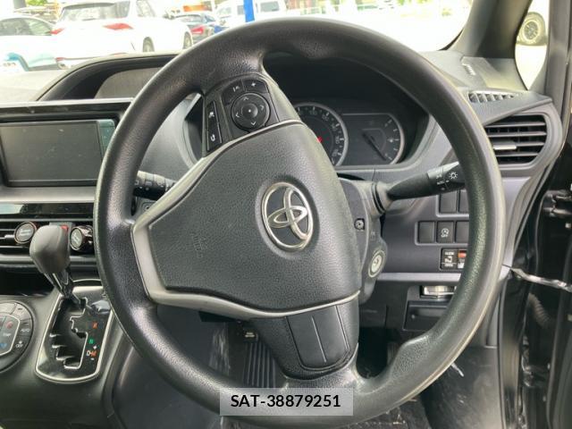Toyota NOAH 2014-07 8378550-11