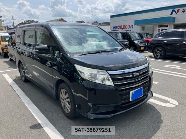 Toyota NOAH 2014-07 8378550-13