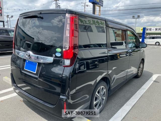Toyota NOAH 2014-07 8378550-2