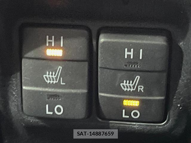 Toyota NOAH 2021-03 8378634-6