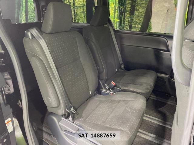 Toyota NOAH 2021-03 8378634-8