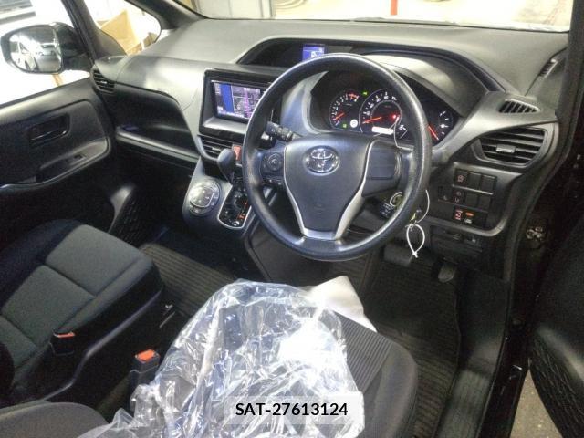 Toyota NOAH 2021-03 8378768-2