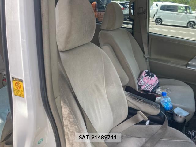 Toyota NOAH 2011-03 8378934-10