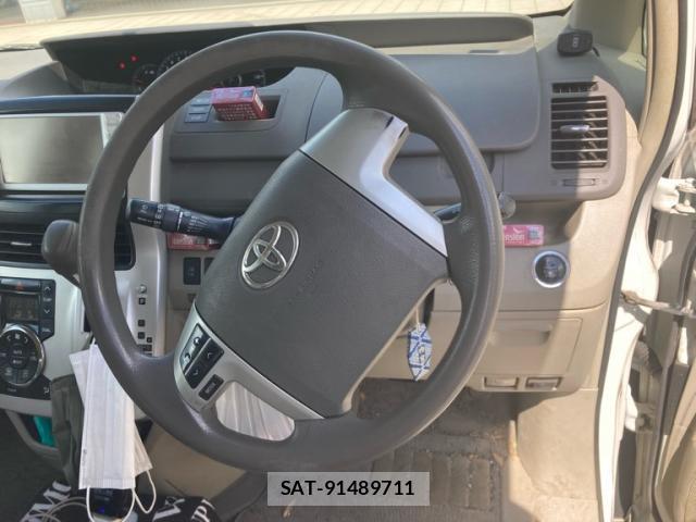Toyota NOAH 2011-03 8378934-15