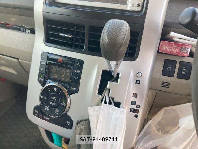 Toyota NOAH 2011-03 8378934-17