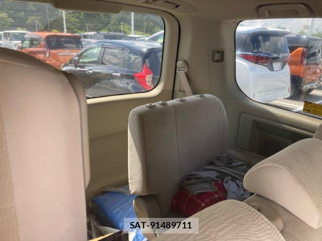 Toyota NOAH 2011-03 8378934-6