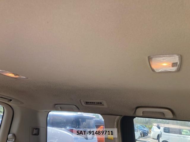 Toyota NOAH 2011-03 8378934-9