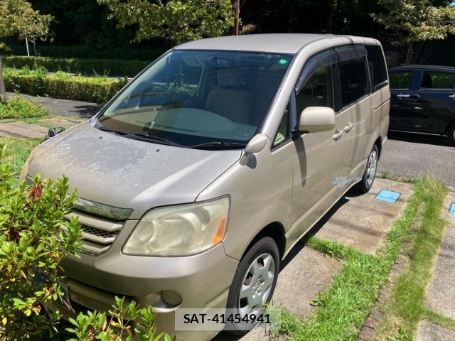Toyota NOAH 2005-12 8378945-1